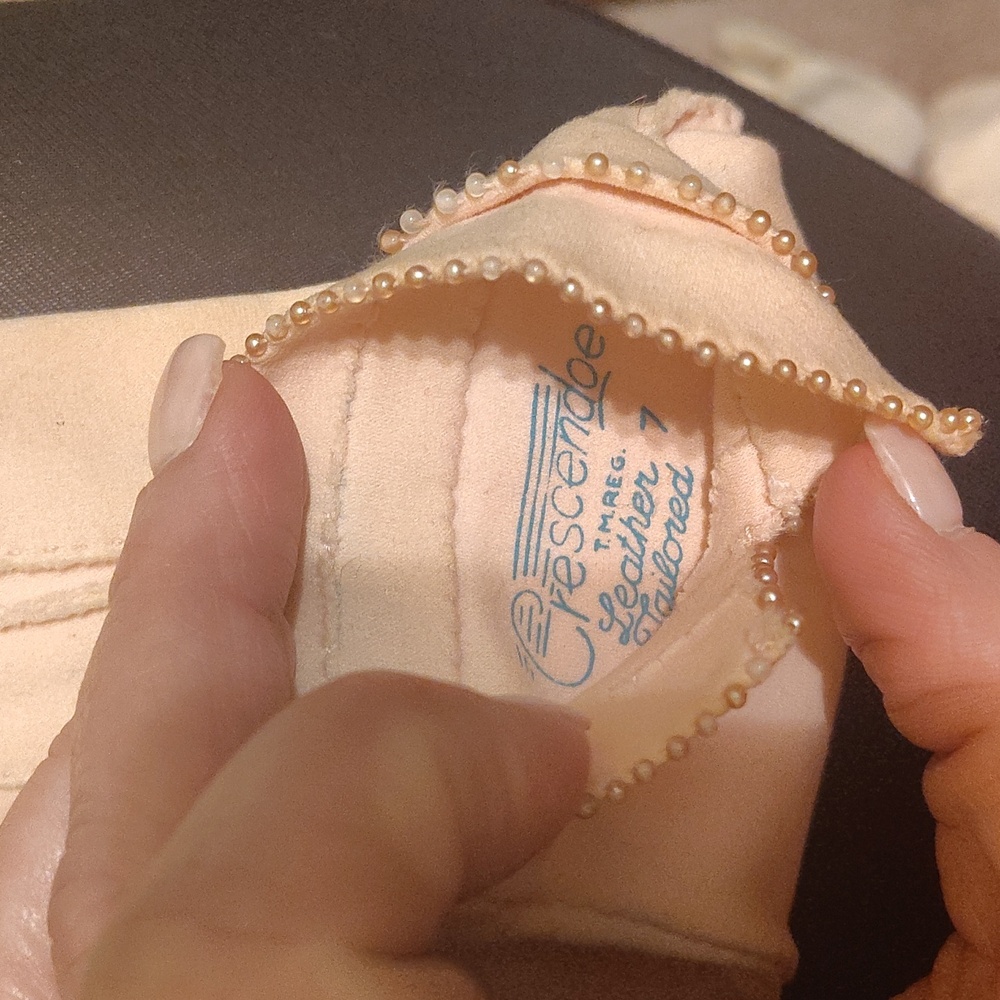 Vintage lace glovess 1940s